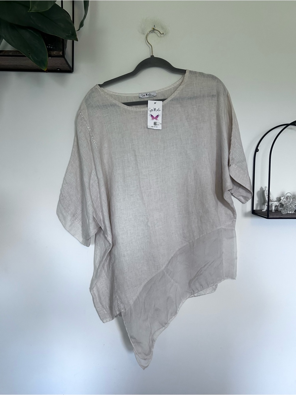 NWT Gigi Moda Light Beige Asymmetrical Short Sleeve Blouse